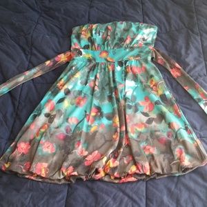 LIKE NEW AMERICAN RAG STRAPLESS FLORAL DRESS